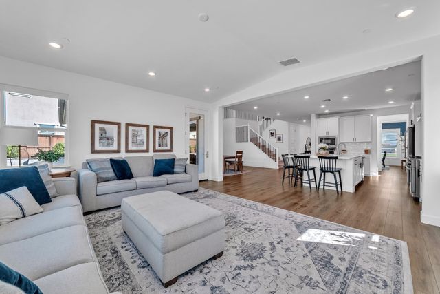 4983 Covered Wagon Cir, Folsom, CA 95630