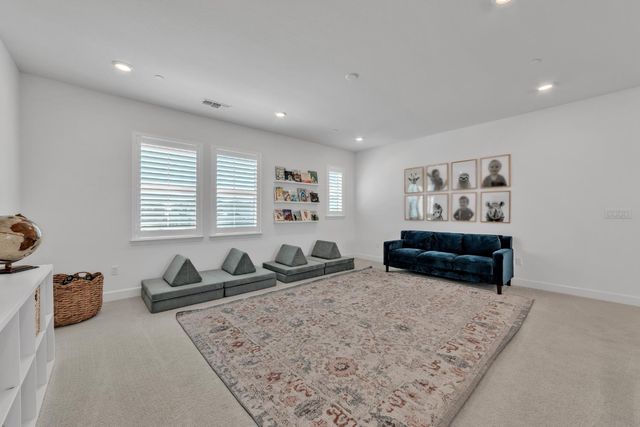 4983 Covered Wagon Cir, Folsom, CA 95630