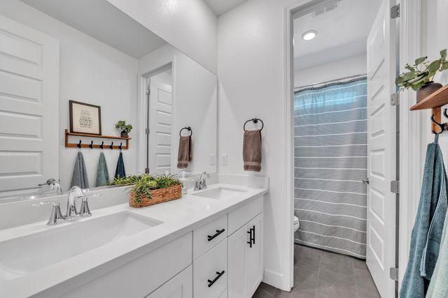 4983 Covered Wagon Cir, Folsom, CA 95630