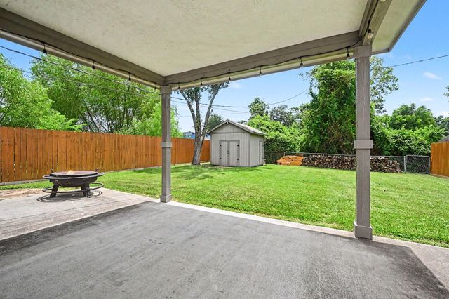 4818 27th Street, Dickinson, TX 77539