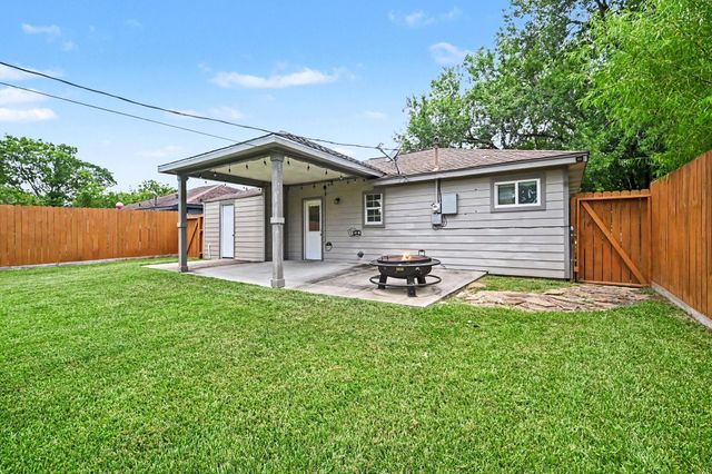 4818 27th Street, Dickinson, TX 77539