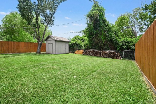 4818 27th Street, Dickinson, TX 77539