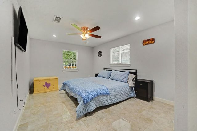 4818 27th Street, Dickinson, TX 77539