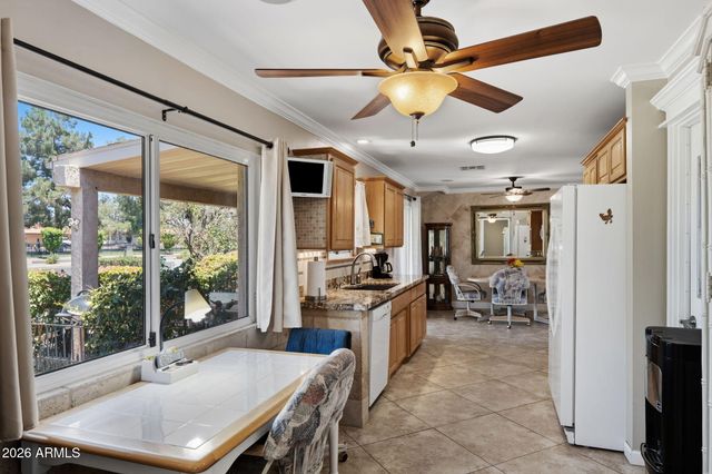 561 LEISURE WORLD --, Mesa, AZ 85206