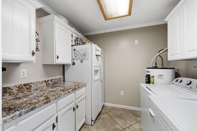 561 LEISURE WORLD --, Mesa, AZ 85206