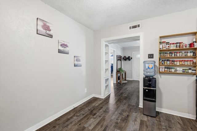 3601 Primrose Avenue, Fort Worth, TX 76111