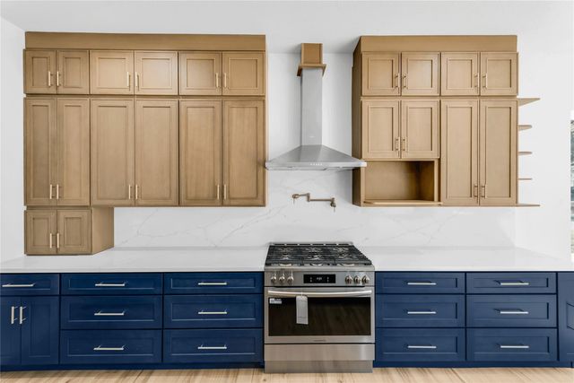 7292 Edgewater Drive, Willis, TX 77318