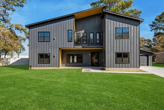 7292 Edgewater Drive, Willis, TX 77318