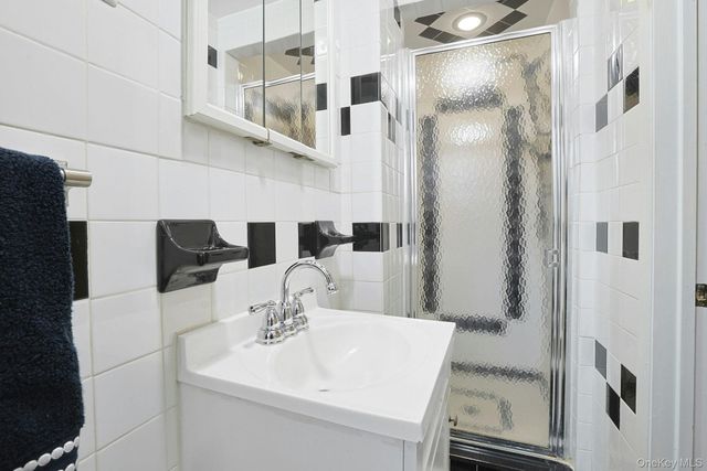 1988 B Powell Avenue, Bronx, NY 10472