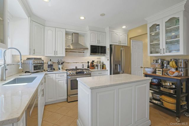 1988 B Powell Avenue, Bronx, NY 10472