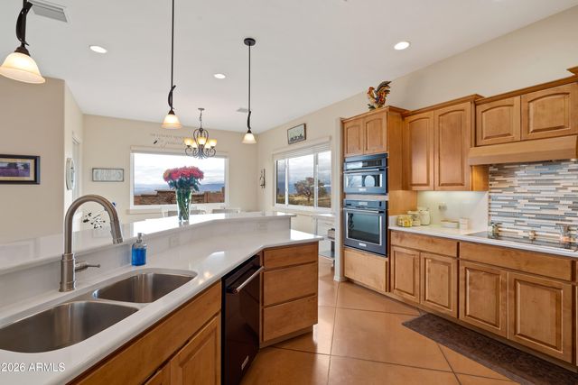 8585 S PALISADES Drive, Hereford, AZ 85615