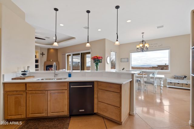 8585 S PALISADES Drive, Hereford, AZ 85615