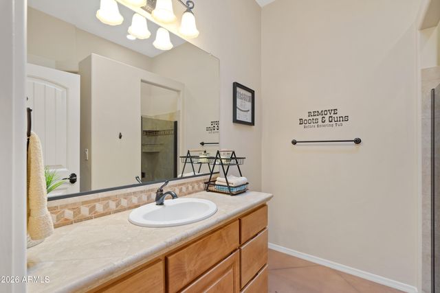 8585 S PALISADES Drive, Hereford, AZ 85615