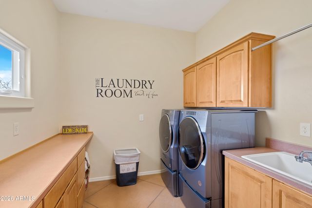 8585 S PALISADES Drive, Hereford, AZ 85615