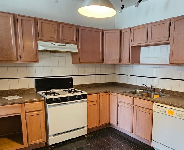 3639 N Greenview Avenue, Chicago, IL 60613