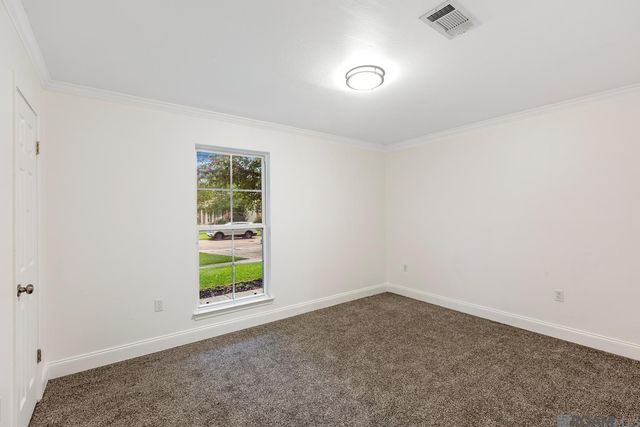 4110 Country Glen Dr, Baton Rouge, LA 70816