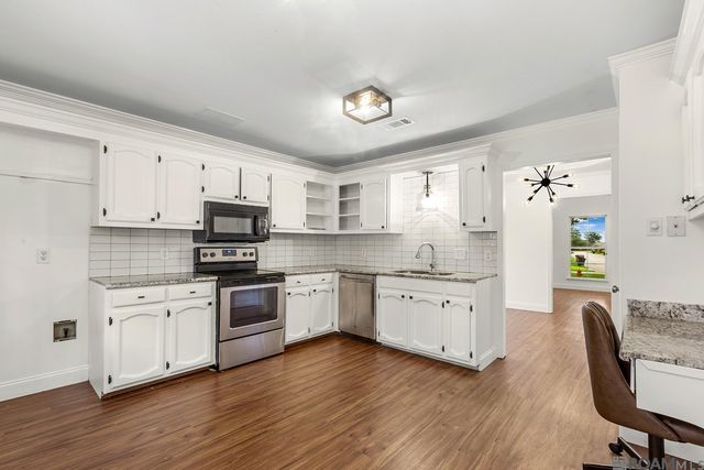 4110 Country Glen Dr, Baton Rouge, LA 70816