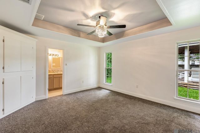 4110 Country Glen Dr, Baton Rouge, LA 70816