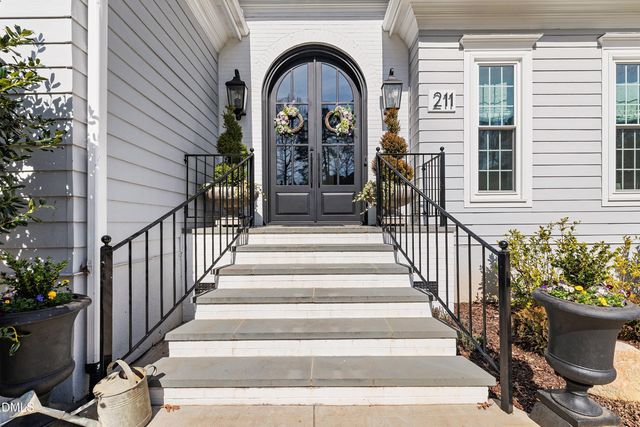 211 Bordeaux Lane, Cary, NC 27511
