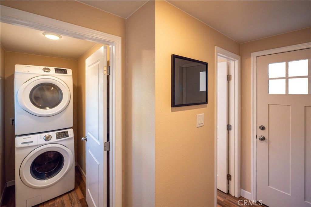 Image 13 of property listing at 212 E Barnett Street, Ventura, CA 93001