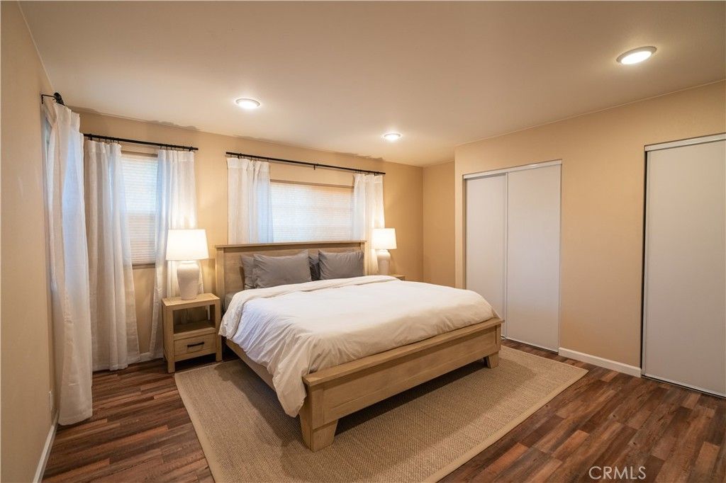 Image 9 of property listing at 212 E Barnett Street, Ventura, CA 93001