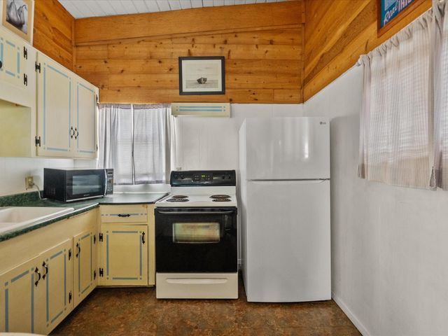 510 Beach Drive, Surfside Beach, TX 77541