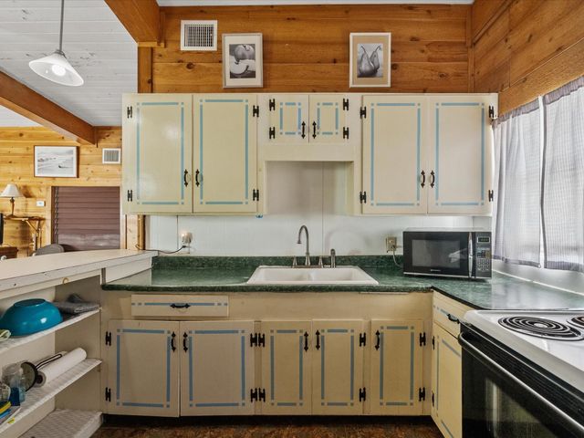 510 Beach Drive, Surfside Beach, TX 77541