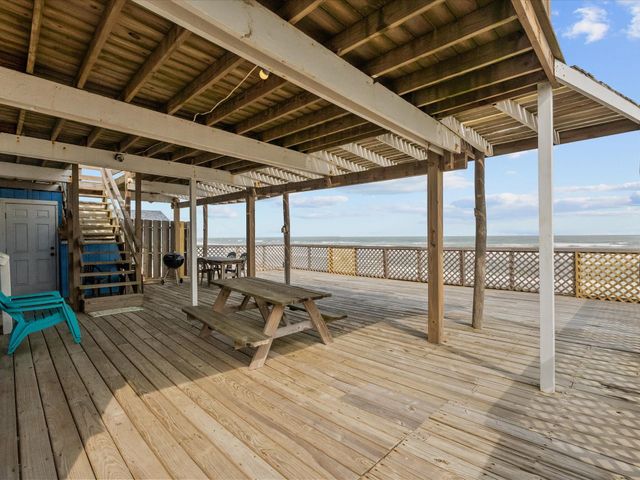 510 Beach Drive, Surfside Beach, TX 77541