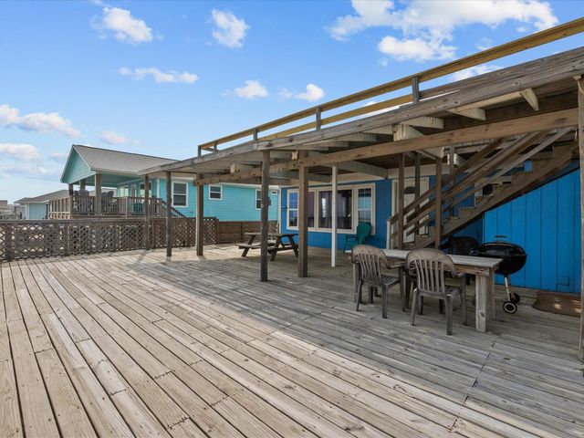 510 Beach Drive, Surfside Beach, TX 77541