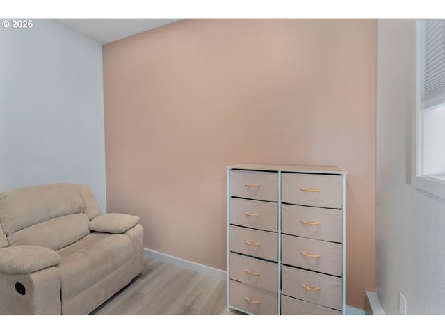 555 66TH St, Springfield, OR 97478