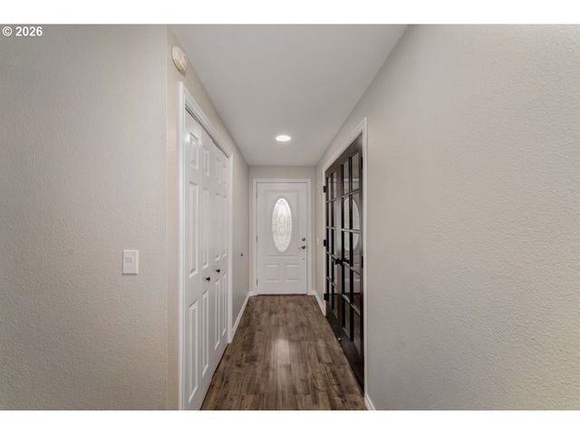 555 66TH St, Springfield, OR 97478