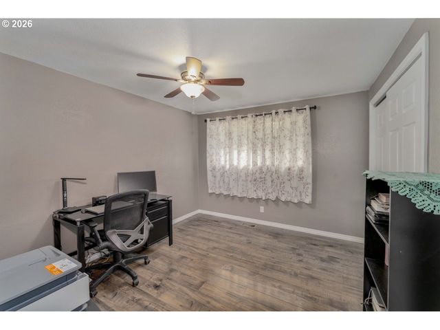 555 66TH St, Springfield, OR 97478