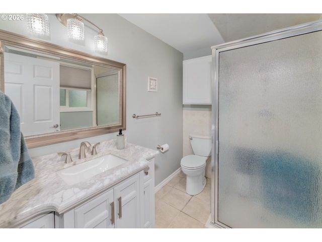 555 66TH St, Springfield, OR 97478