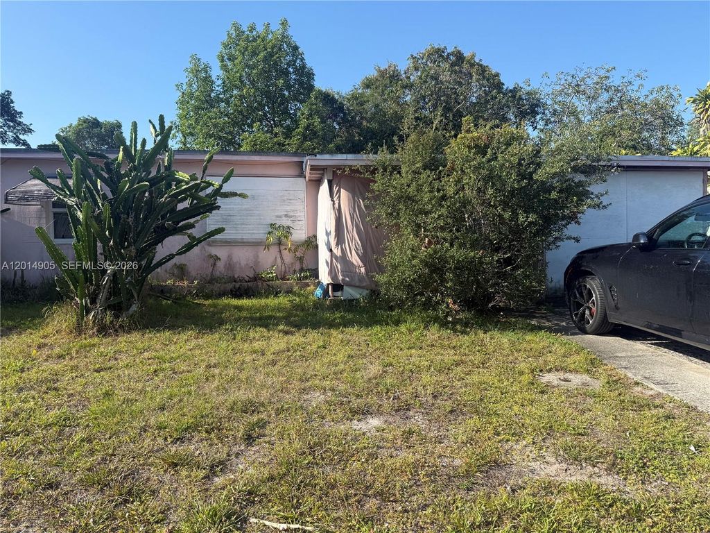 3500 SW 40th St, West Park, FL 33023
