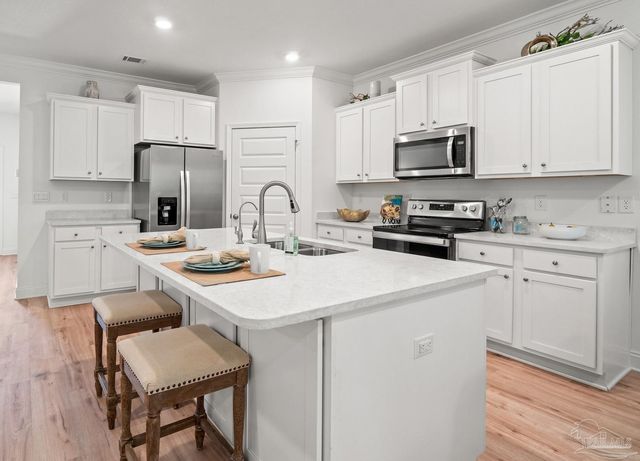 2200 Kildeer St, Cantonment, FL 32533