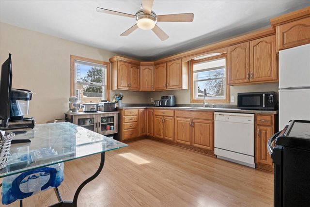 915 Carol STREET, Watertown, WI 53094