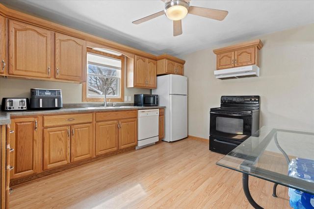 915 Carol STREET, Watertown, WI 53094