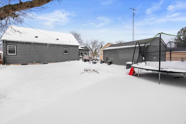 915 Carol STREET, Watertown, WI 53094