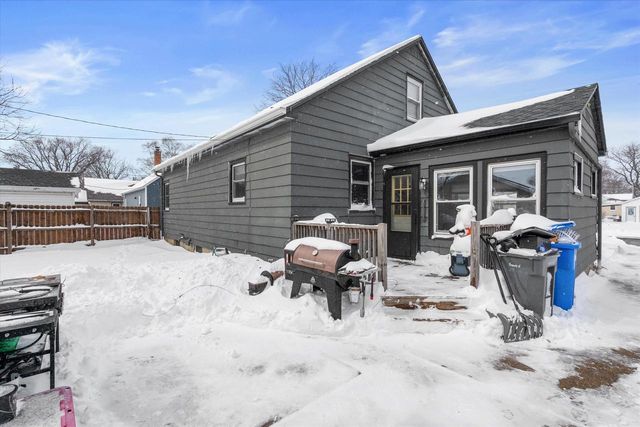 915 Carol STREET, Watertown, WI 53094