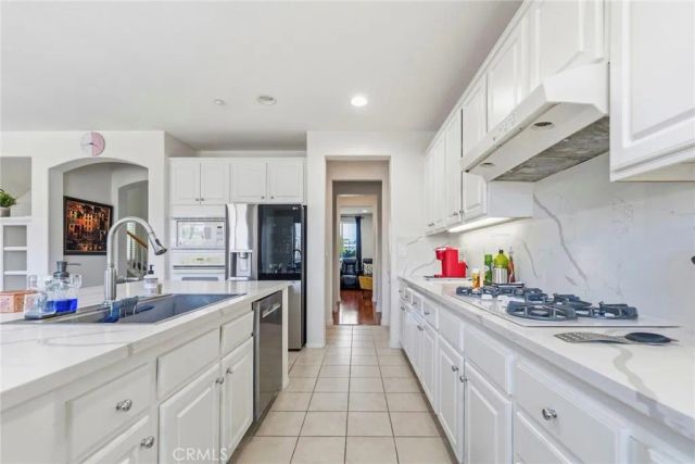 1663 Naranjo Court, Redlands, CA 92374