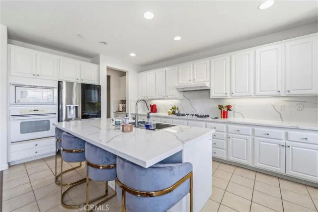 1663 Naranjo Court, Redlands, CA 92374