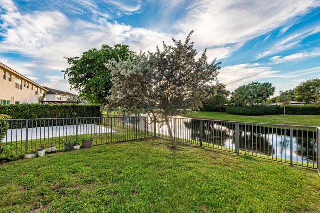 4339 Lago Dr 4339, Pompano Beach, FL 33064