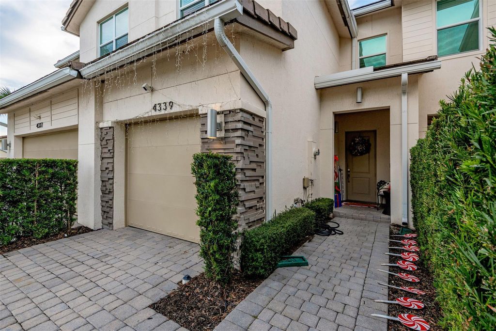 4339 Lago Dr 4339, Pompano Beach, FL 33064
