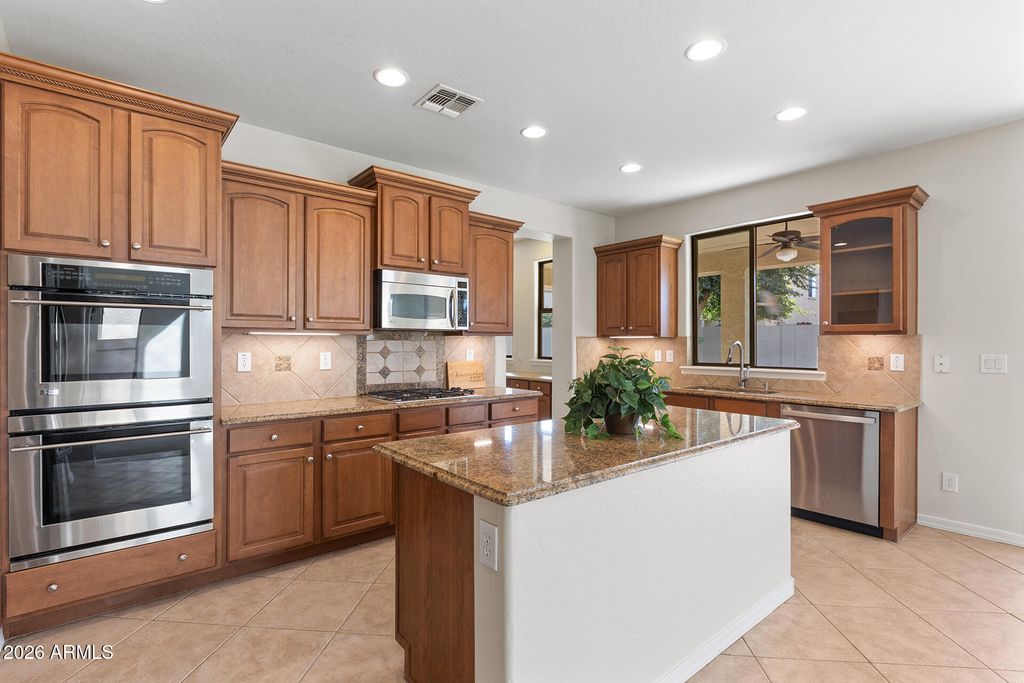 1391 E BLUEBIRD Drive, Gilbert, AZ 85297