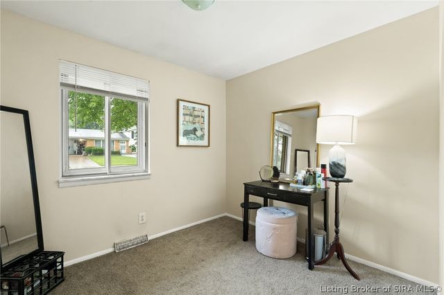 2700 Linda Drive, New Albany, IN 47150