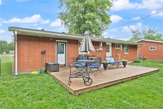 2700 Linda Drive, New Albany, IN 47150