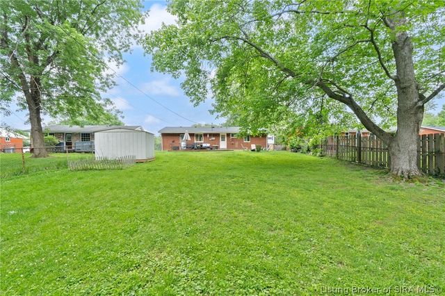 2700 Linda Drive, New Albany, IN 47150