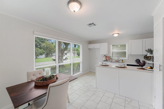 309 E Kay Street, Dayton, TX 77535