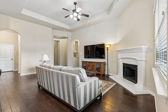 2927 Lakefield Drive, Little Elm, TX 75068