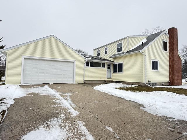 3502 Parkway BOULEVARD, Two Rivers, WI 54241